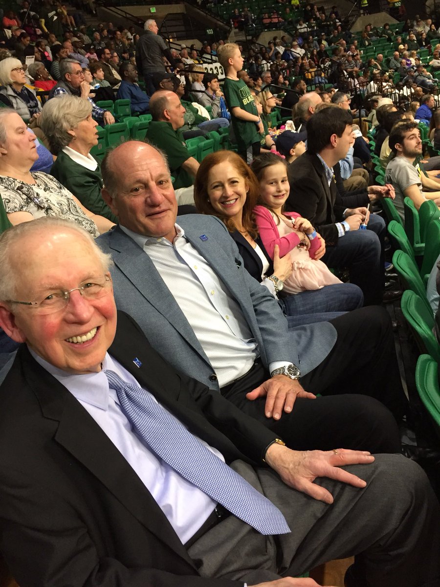 ONealCancerUAB's tweet photo. Several @UABCancerCenter leaders in Bartow Arena tonight to cheer on @UAB_MBB, including @UABSOM Dean Dr. Selwyn Vickers &amp; @EddySYang #BlockCancer #Blockingham https://t.co/UQq9KX1xRj