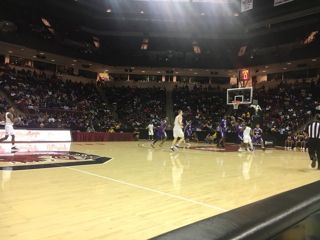 SCHSL's tweet photo. Thank you fans! Packed house! Social Media has been 🔥 all weekend! The student athletes are pumped because of your support! Keep that spirit up, all the way 👆🏆🏀 #almostawrap 😪 #TenGamesandDone https://t.co/ECP0UDlI5H