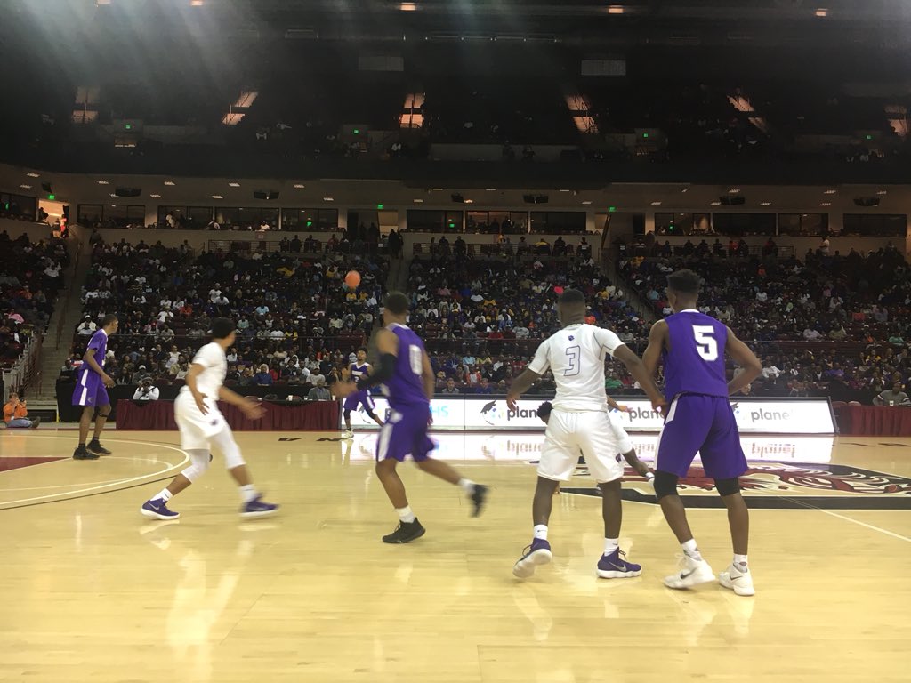 SCHSL's tweet photo. Thank you fans! Packed house! Social Media has been 🔥 all weekend! The student athletes are pumped because of your support! Keep that spirit up, all the way 👆🏆🏀 #almostawrap 😪 #TenGamesandDone https://t.co/ECP0UDlI5H