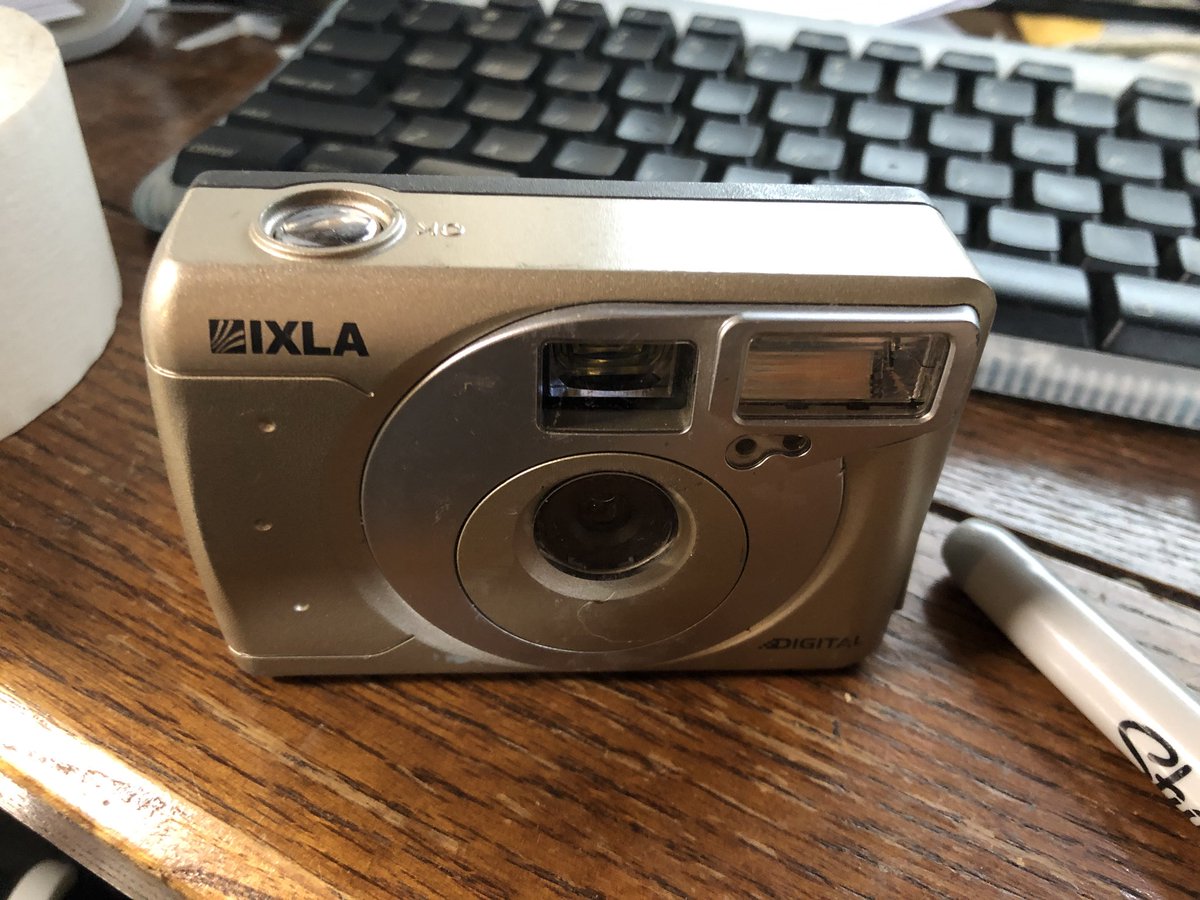 Mac84tv's tweet photo. Apparently this old digital camera was Mac comaptoble. Ixla Digital DualCam 640 - anyone have the Mac OS 9 software for this? ๐ง Sadly the internet archive of the Ixla site has a dead https://t.co/vEGlTdleSz download link. #ixla #software #macos9 https://t.co/H6qh2VKmEp