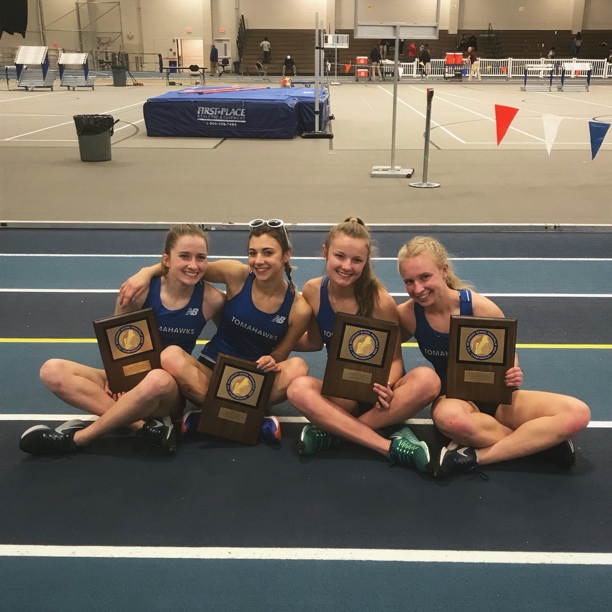 GburyAthletics's tweet photo. 4x800 N. E. Championship team Erin McGill, Grace Sparrow, Angela Braga and Kaylen Hughes. They ran 9:13.63, 4th fastest time in the U.S. this season! https://t.co/WnBCdg0guh
