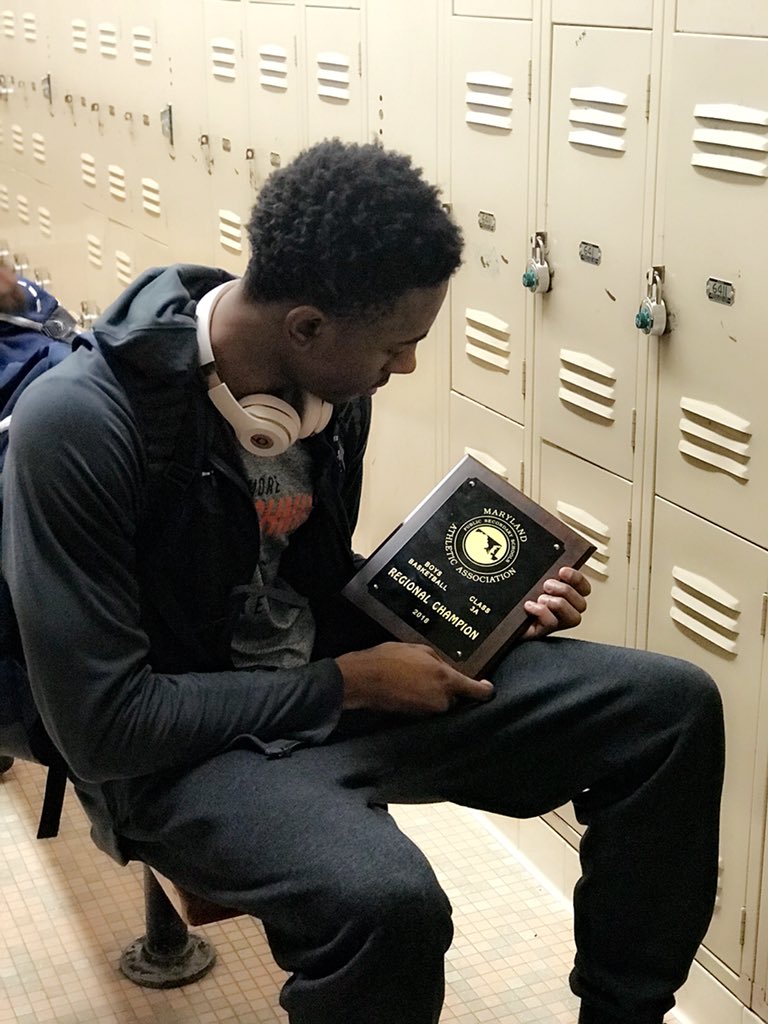 WhoMeechTV's tweet photo. Regional Champs 🏆 #OurFamilyvsYourTeam ❤️ https://t.co/4L1xIFmYN2