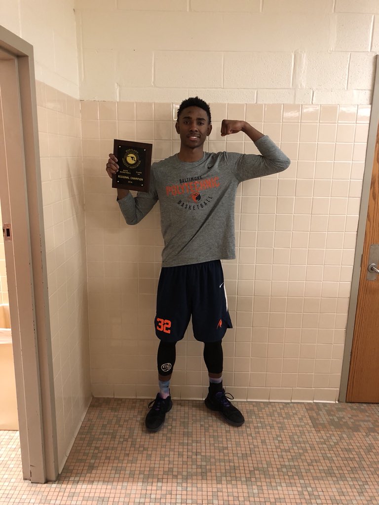 WhoMeechTV's tweet photo. Regional Champs 🏆 #OurFamilyvsYourTeam ❤️ https://t.co/4L1xIFmYN2