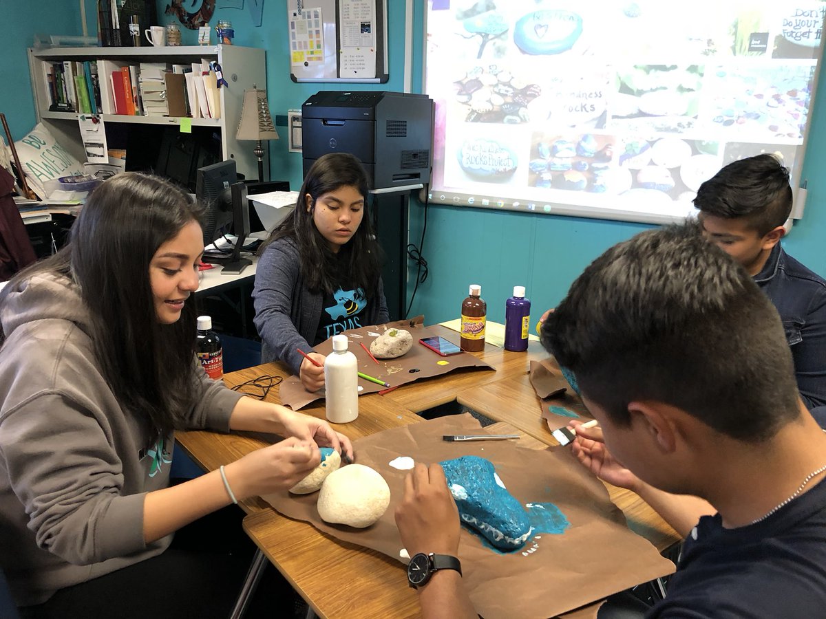 evande_MECHS's tweet photo. And last, but certainly not least, painting kindness rocks to spread happiness and inspiration on campus! #MECHSPRIDE #FirstandBest https://t.co/ee0iM0v5Tq