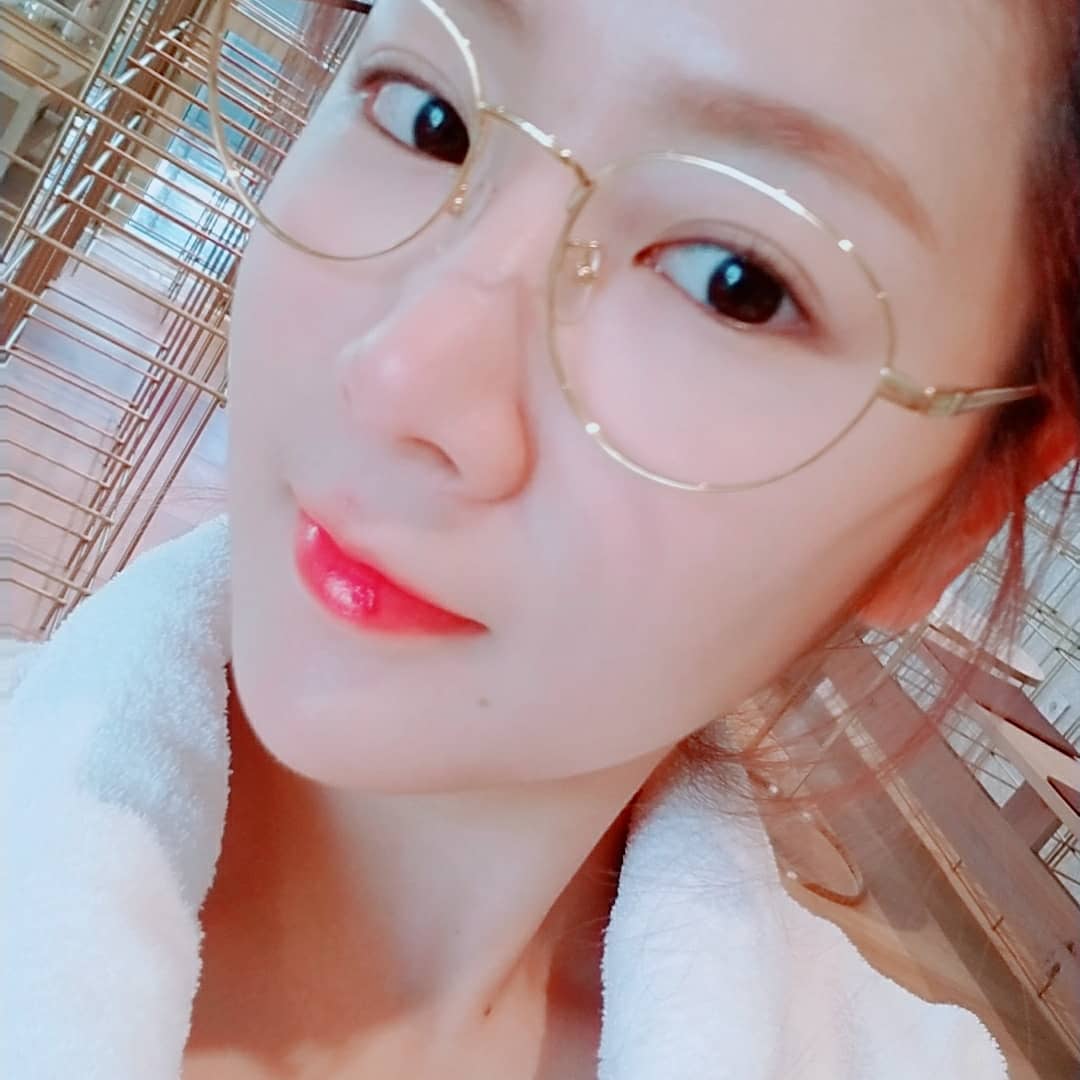 [SOYOU INSTAGRAM(2P)] soooo_you: 왼쪽 오른쪽 kpopsnaps.com/p/Bf4pPzmnlW- #kpopsnaps