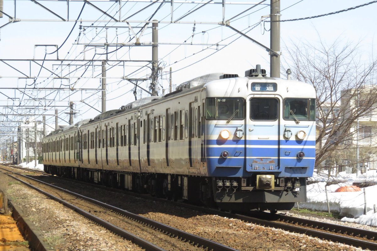 sinji_myoukou's tweet photo. 列車番号:434M
N18編成+N33編成。
結構明るさを上げたけど、側面が潰れてしまいました❗
折り返し447MはN33が先頭になります。
#115系 #18編成 #33編成 #434M https://t.co/S444rZ9hjl