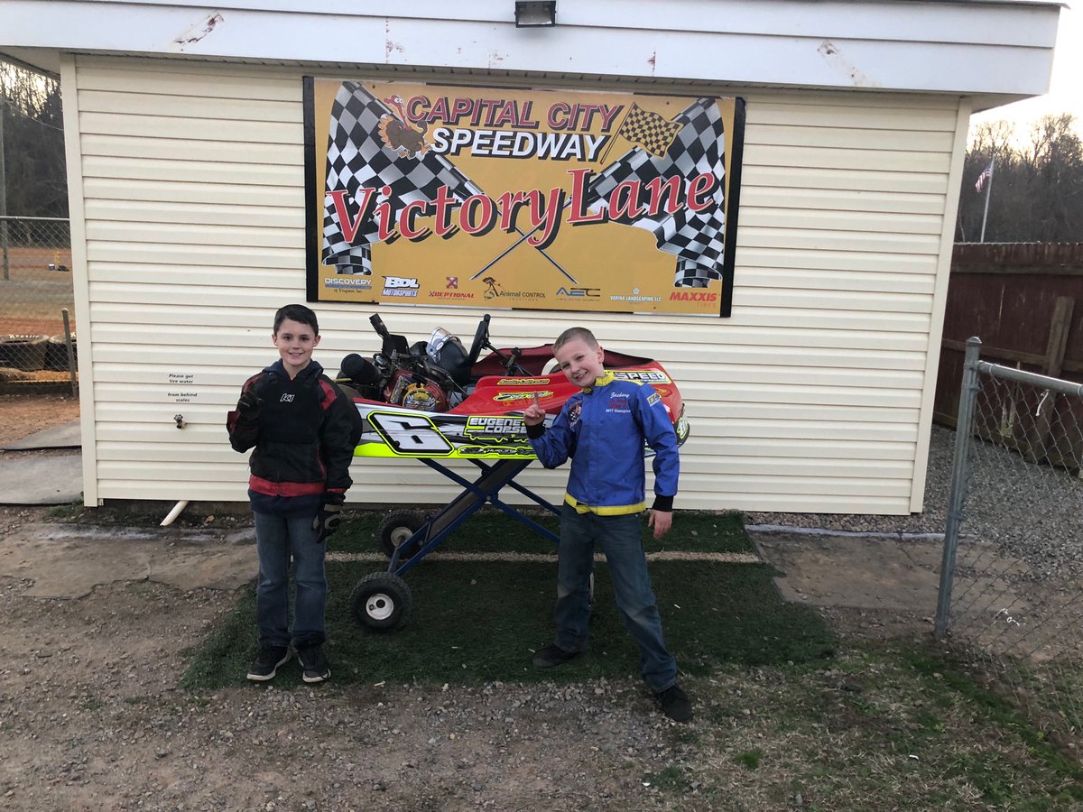 JamieLathroum's tweet photo. Got a win in the flat kart. A second in the champ. https://t.co/XKp0nFzNWA
