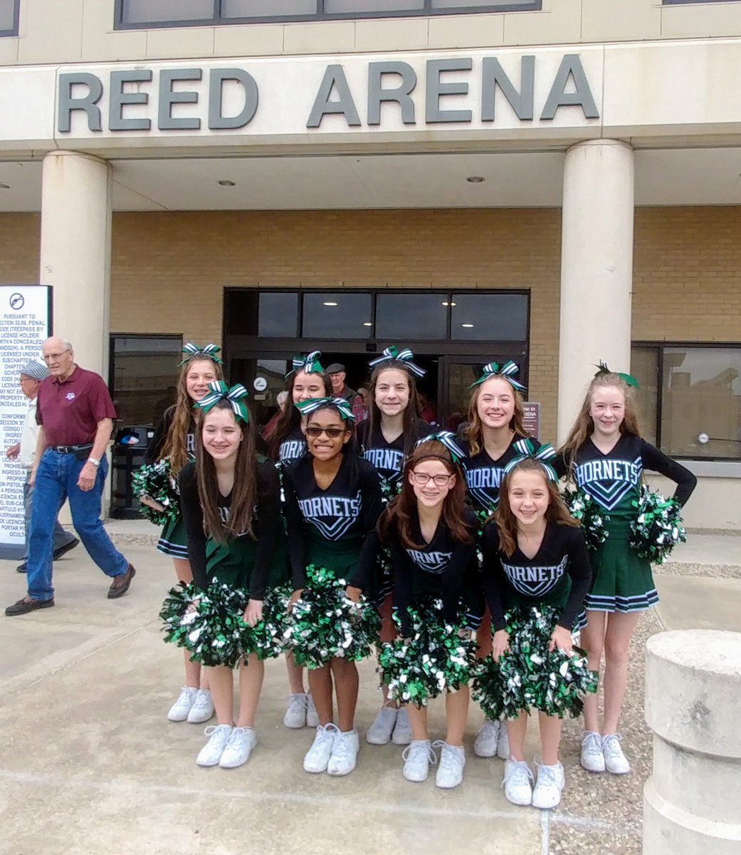 dialys_riley's tweet photo. What an awesome day! These girls worked hard as we boarded the bus at 6:30 am to practicing until 11:30.. We performed in front of thousands like Champions!! Way to go Hornets!! #thinklikeachampion #mpms2017 #MPMScheer #Hornetimpact https://t.co/sB04rRauo0
