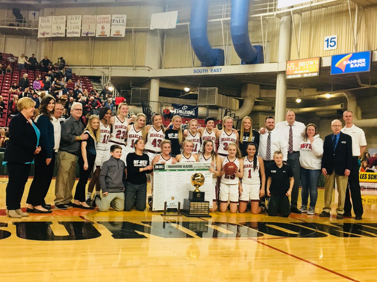 wiaawa's tweet photo. 2A Girls Basketball State Champion: W. F. West #HardwoodClassic https://t.co/TZukzIrvbX