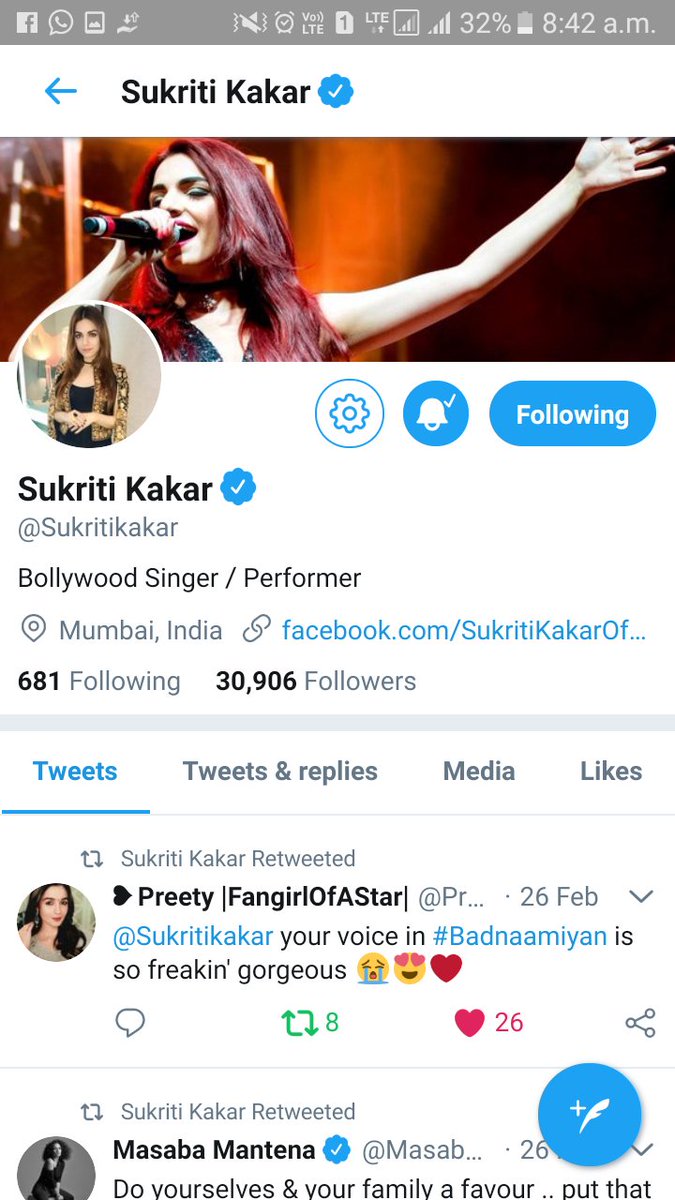 SukritiLover's tweet photo. @maitri_barot167 @Sukritikakar Dekho !! https://t.co/Gx5zVLzlmu