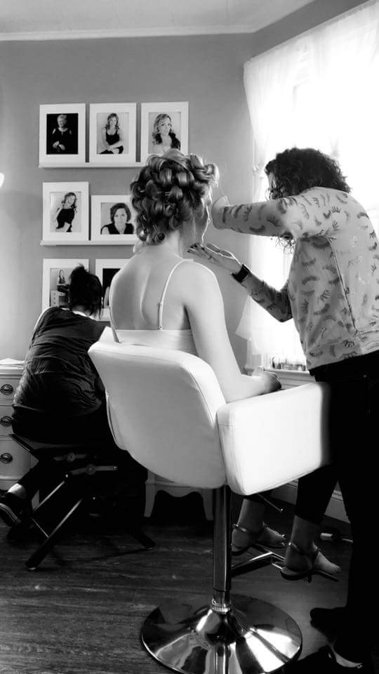 EColonMakeup's tweet photo. It's a beautiful thing when a career and a passion come together! #EricaColonMakeup #Makeup #MakeupByMe #MakeupArtist #MUA #CentralPAStylists #LicensedToCreate #CosmoprofBeauty #LancasterPAWeddings #LancasterPA #LancasterCity  #BridalMakeup #Bride #Bridesmaid #WeddingMakeup https://t.co/14z2VDaDWE