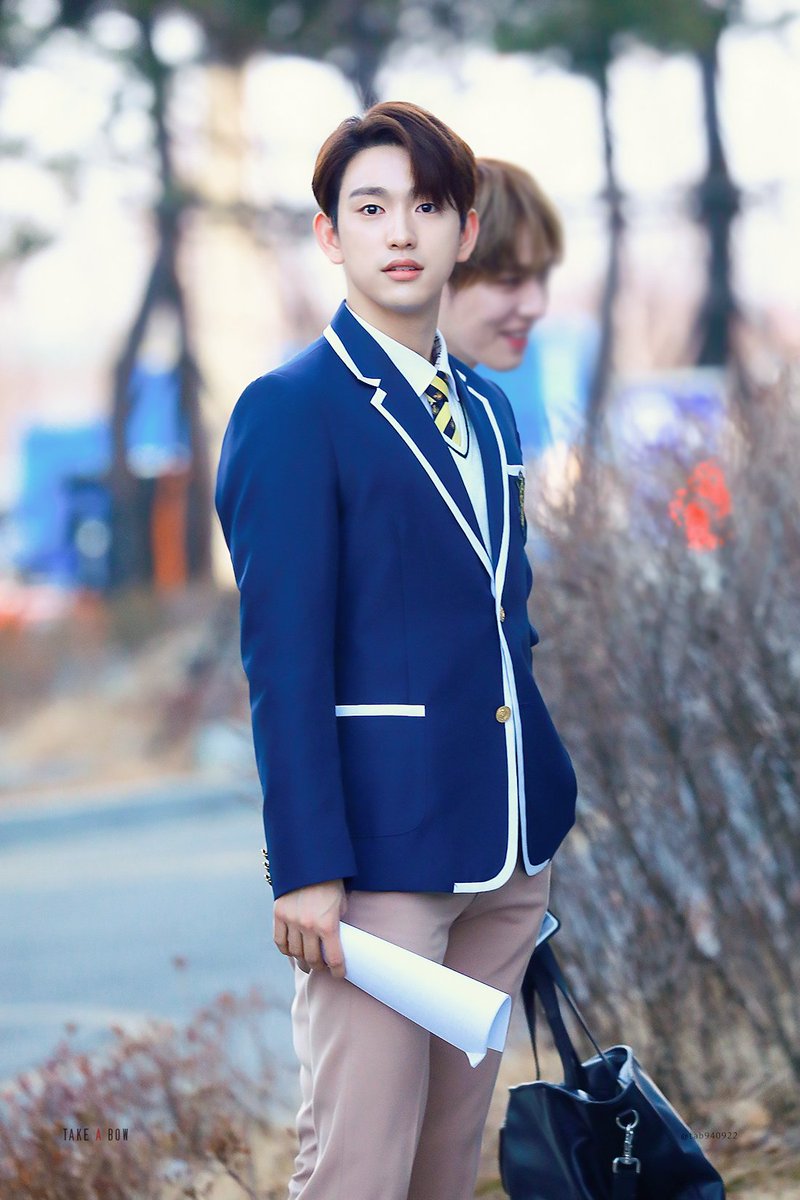 tab940922's tweet photo. 180301 아는형님 출근 #진영 #GOT7 #갓세븐 #Jinyoung 👏👏👏💕💕 https://t.co/UNrxxINfxA