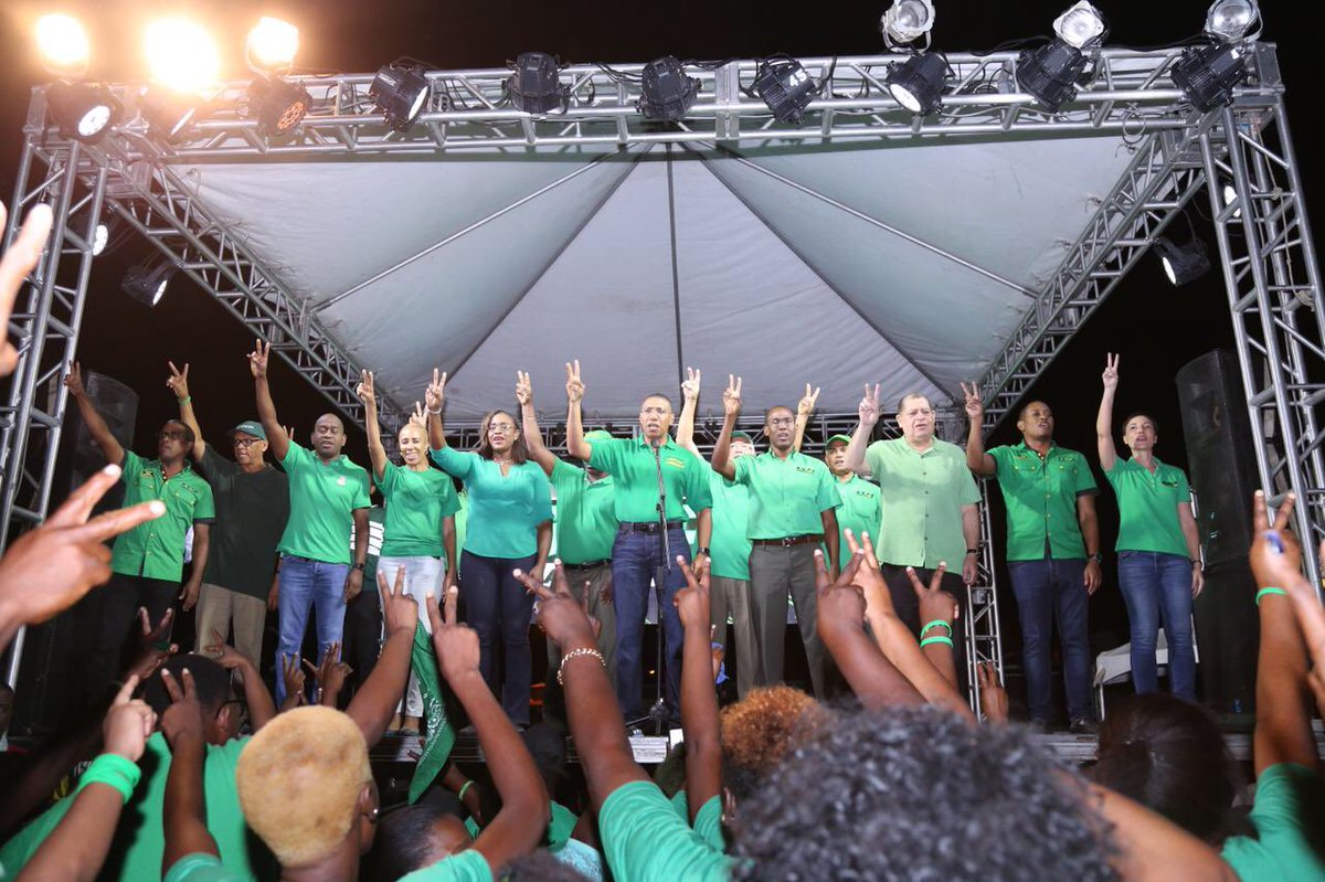 AndrewHolnessJM's tweet photo. On Monday March 5, St. Andrew North Western will stand up for their rights and put their X beside the bell for Dr. Nigel Clarke!
#RingTheBellForNigel #Prosperity https://t.co/4RsACUGHQV