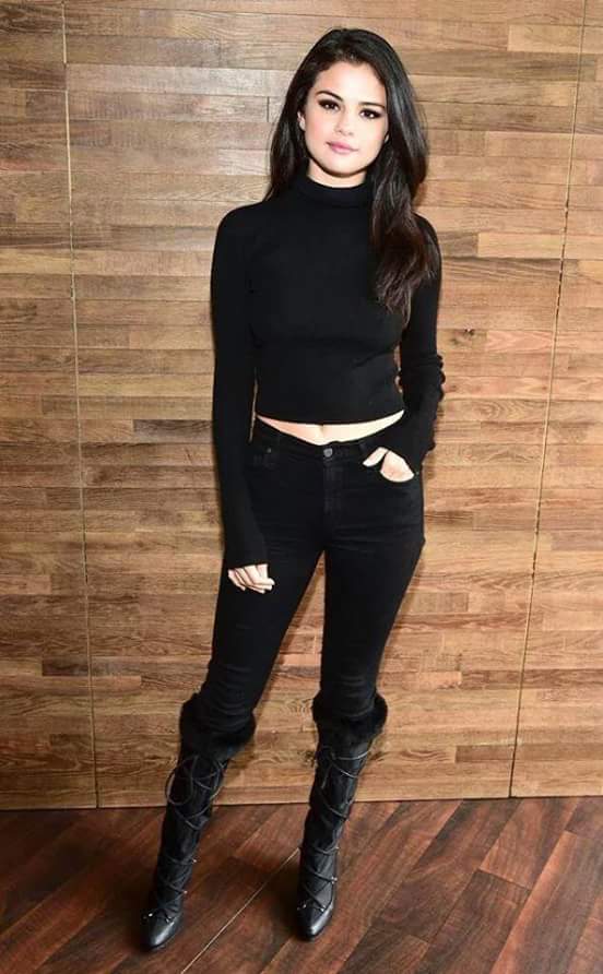 IsaaSelenaGomez's tweet photo. BOOM SELENATORS @selenagomez #BadLiar #BestMusicVideo #iHeartAwards https://t.co/CSkYV2Iei3