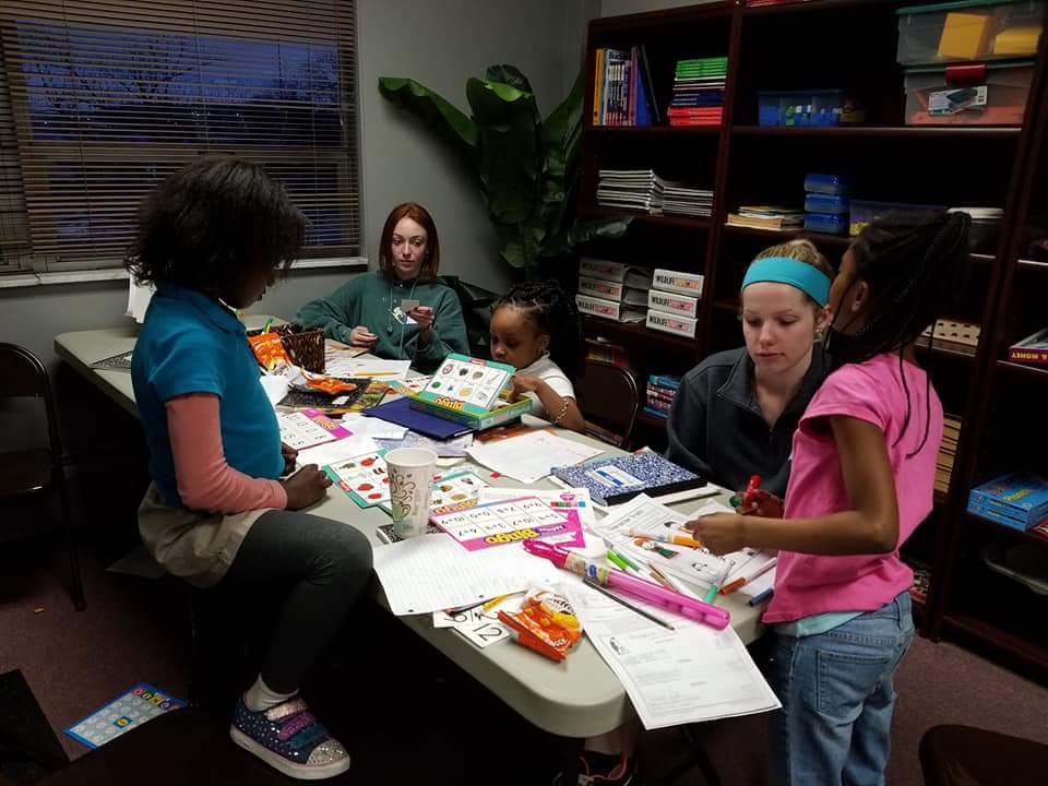 icyocincinnati's tweet photo. The ICYO children had another productive evening at tutoring with UC Sigma Chi and Pi Beta Phi volunteers. They also enjoyed their special reading time with Dill and his handler Monica Seta -Brown.
ICYO LOVES OUR VOLUNTEERS!! https://t.co/8TMOhUyvZS