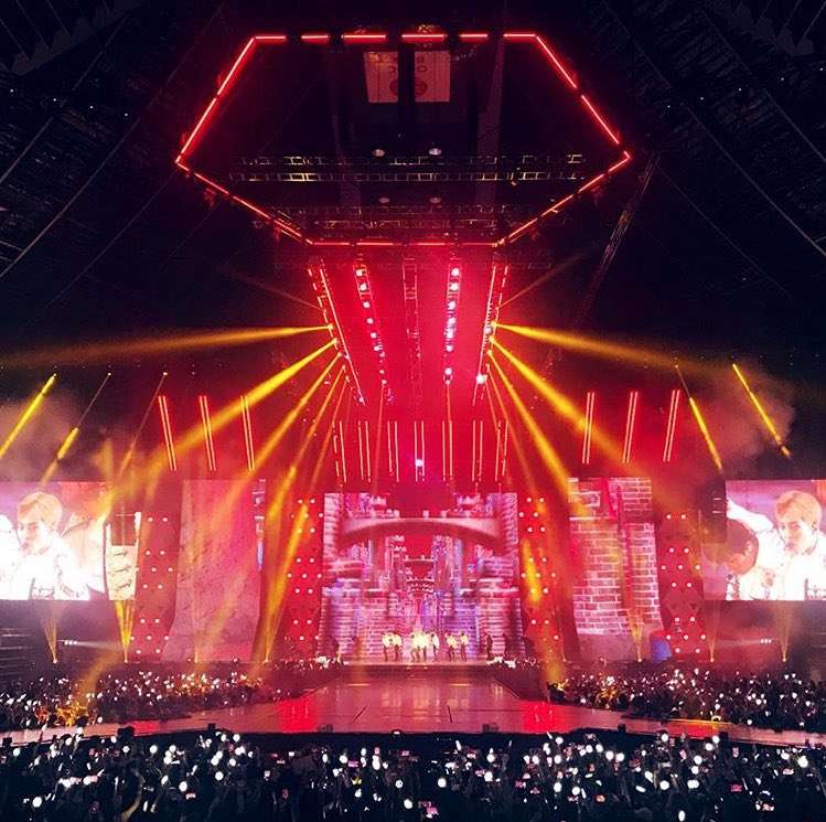 EXOGlobal's tweet photo. [OFFICIAL] 180304 Dreammaker Live Instagram Update 

EXO PLANET #4 -The Elyxion- in SINGAPORE
.
2018.03.03
Singapore Indooor Stadium
.
Thank you EXO-Ls🙇‍♀️

https://t.co/aZ62mSHYN8
https://t.co/iMoeUCkqnm
https://t.co/jL9F3MT32w

#iHeartawards #BestFanArmy #EXOL @weareoneEXO https://t.co/6ABIF6LJAJ