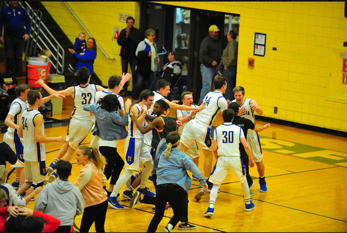 MBaylard's tweet photo. Truly an honor and a blessing playing for Borgia Basketball the last 4 years. To the fans, thank you for sticking w/ us thru our season full of adversity. To my brothas, thank you for pushing me to be my best and fighting by my side every single day. Love you bros. -Baby Baylard https://t.co/4WYAWfVDPf