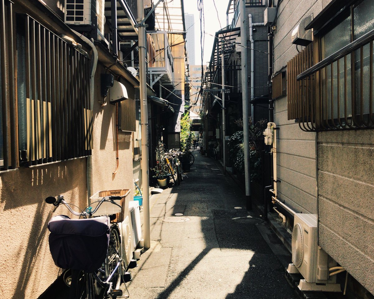 銀次郎 今と昔が混在する素敵な街 一人もんじゃは私にはハードルが高い 月島 路地裏 銀次郎 今と昔が混在する素敵な街 一人もんじゃは私にはハードルが高い 月島 路地裏