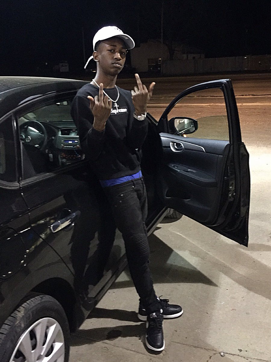 NLBAVEDO's tweet photo. Always working on every end ! ! ! ❤️💰N O H A N D O U T S
#ForeverFlyy #DoubleF #RedBudBabyOutNow🔥
#J4B2OutNow🔥 #NLB https://t.co/dKtu8zyyeH