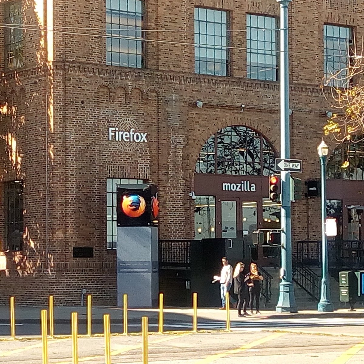 desi_casanova's tweet image. Hey @mozilla @firefox finally found the office who makes my internet browser #internet #freetheweb #throwback #Sanfrancisco
