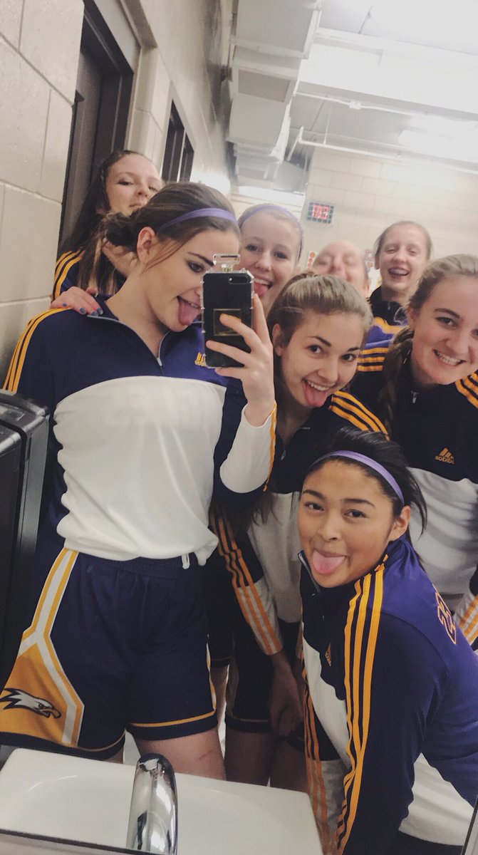 Wynter_Bergner's tweet photo. I am so incredibly blessed to have been able to be a @LourdesGBB player for the past 4 years ❤️ I couldn’t have asked to play with a better group of girls or have a better coaching staff ❤️ Unfortunately, all good things must come to an end. Thank you for everything 💕 https://t.co/1XfvVid3hI