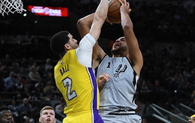 球哥18+7+11連飆3記三分導逆轉，命中數創生涯新高！（影）-黑特籃球-NBA新聞影音圖片分享社區