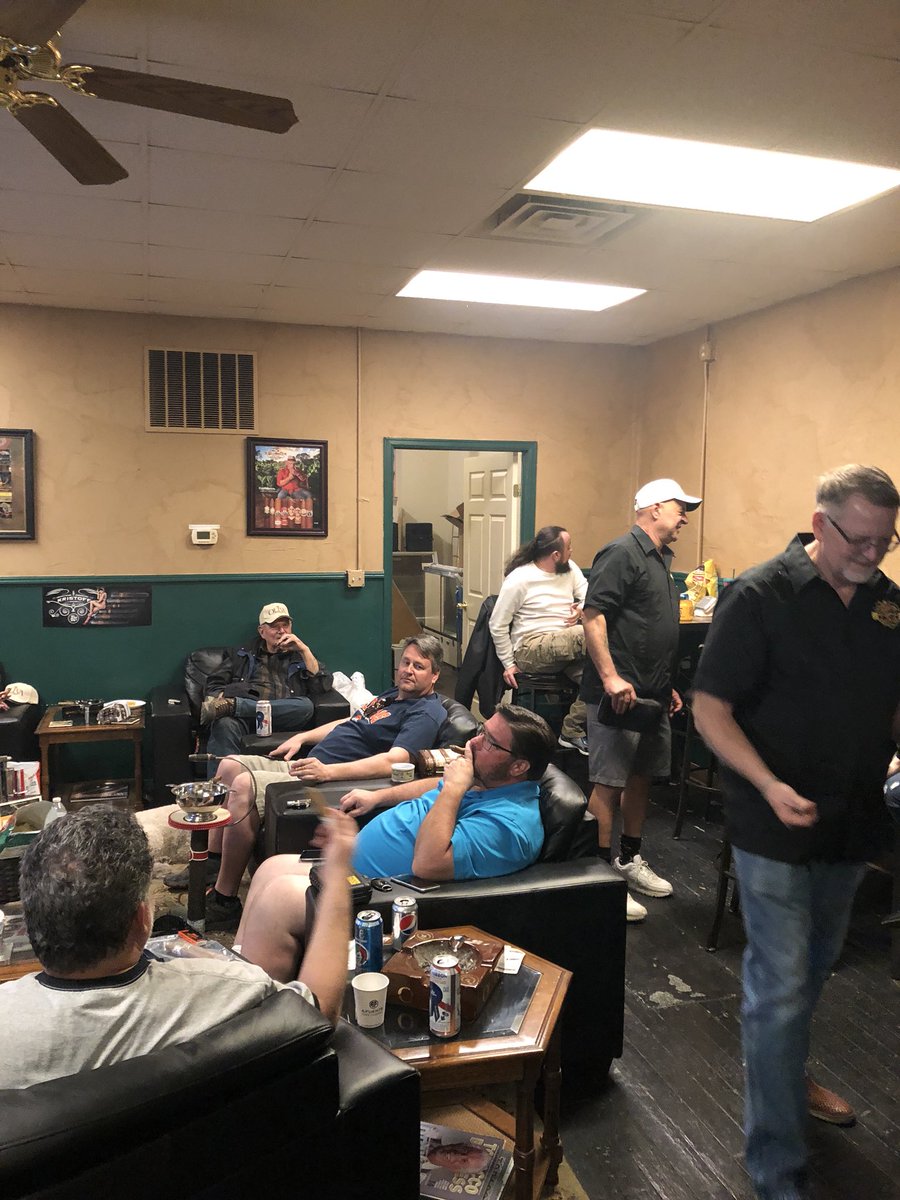 3DsCigars's tweet photo. We want to thank all of our customers who came out and celebrated with us today! These last three years were only possible because of the amazing customers (really friends) that have been with us! Thank you all! To the last three years, and to many many more! #cigarlife https://t.co/eue1PmVwVD