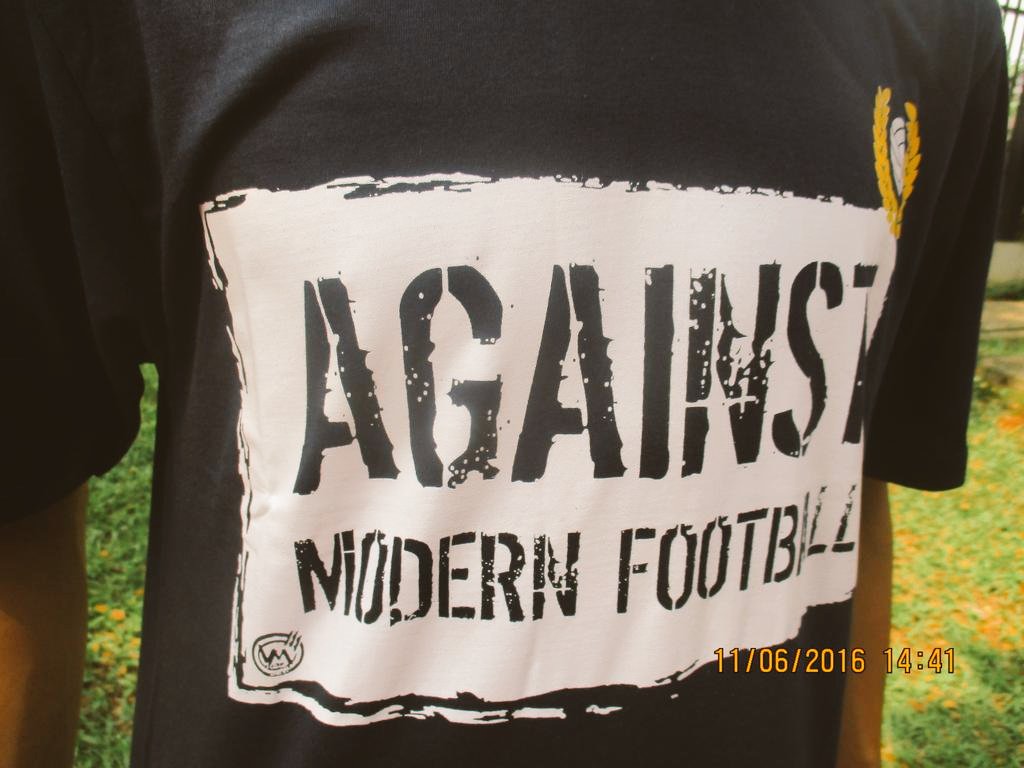 Ready !!

T-shirt AMF ( Navy )

-Cotton Combed 30s 
( Adem banget buat di tribun )
-Sablon Rubber Dove 

Size M . L . XL . XXL 

IDR 100k 😘