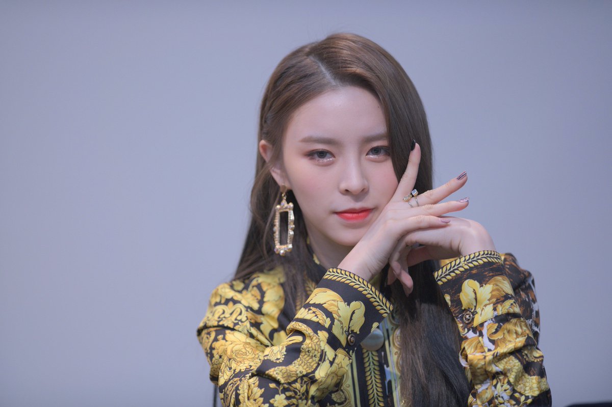 CLC_ELKIE_CLC's tweet photo. Test 1
cr by lihkg 掟個灣就到
#CLC #씨엘씨 
#엘키 #ELKIE (@CUBECLC)  
#장정흔 #BLACK_DRESS https://t.co/dT7cPYmF6j