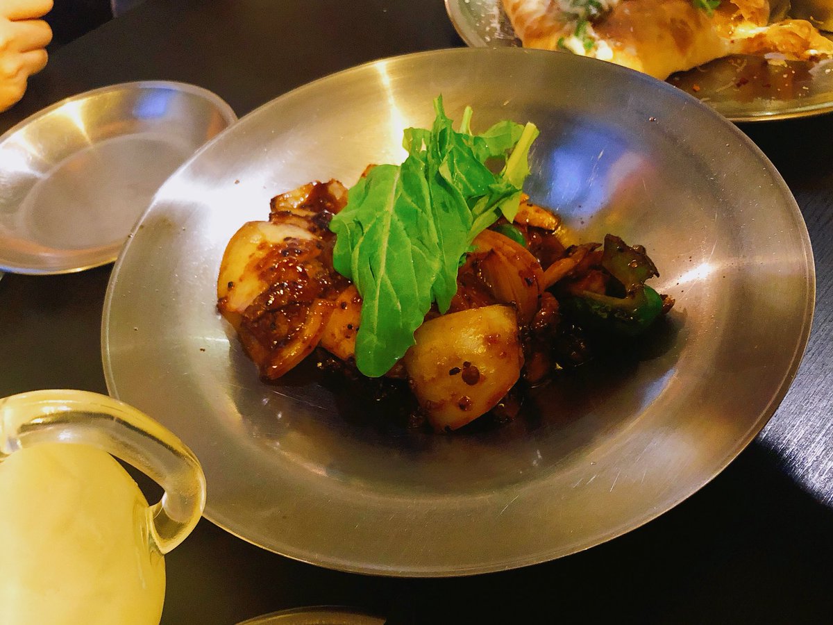 list_yang's tweet image. MOON/연남동
한동안 맛집을 못 찾다가 드디어 찾게 된 맛집. 인생파스타가 또 갱신됐다. 미친거 아닐까 싶은 맛 모든 메뉴에 실패가 없다. 에이드까지 성공적인 맛. 웨이팅을 감수하더라도 꼭 가야한다. 메뉴 대부분 만원 중후반대 페퍼 크림 파스타는 필수로 주문하자.