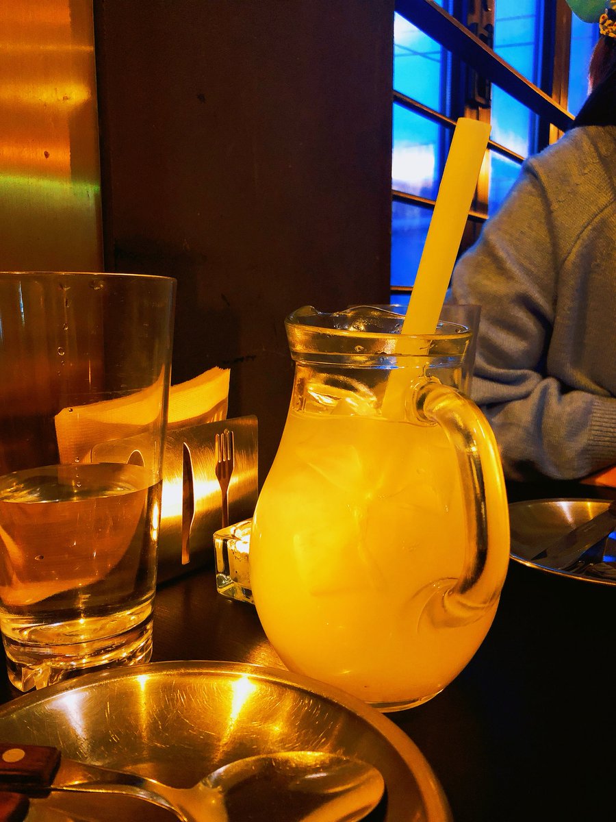 list_yang's tweet image. MOON/연남동
한동안 맛집을 못 찾다가 드디어 찾게 된 맛집. 인생파스타가 또 갱신됐다. 미친거 아닐까 싶은 맛 모든 메뉴에 실패가 없다. 에이드까지 성공적인 맛. 웨이팅을 감수하더라도 꼭 가야한다. 메뉴 대부분 만원 중후반대 페퍼 크림 파스타는 필수로 주문하자.