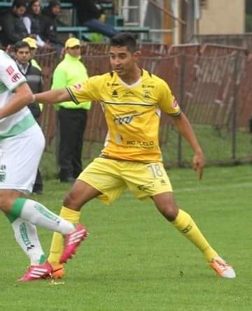 DatitosDeFutbol's tweet photo. #DatitosFC #Los3
Crack del Dia: MATIAS NAVARRETE
Trayectoria:
2011-2014: @UEoficial
2015: @sanluis_qta
2015: @UEoficial
2016-2017: @Temucooficial
2017-2018: @ulcsadpoficial
Titulos:
Transición 2013
Supercopa 2013
Primera B 2015
Transición Primera B 2017 https://t.co/nPoAWcQCUf