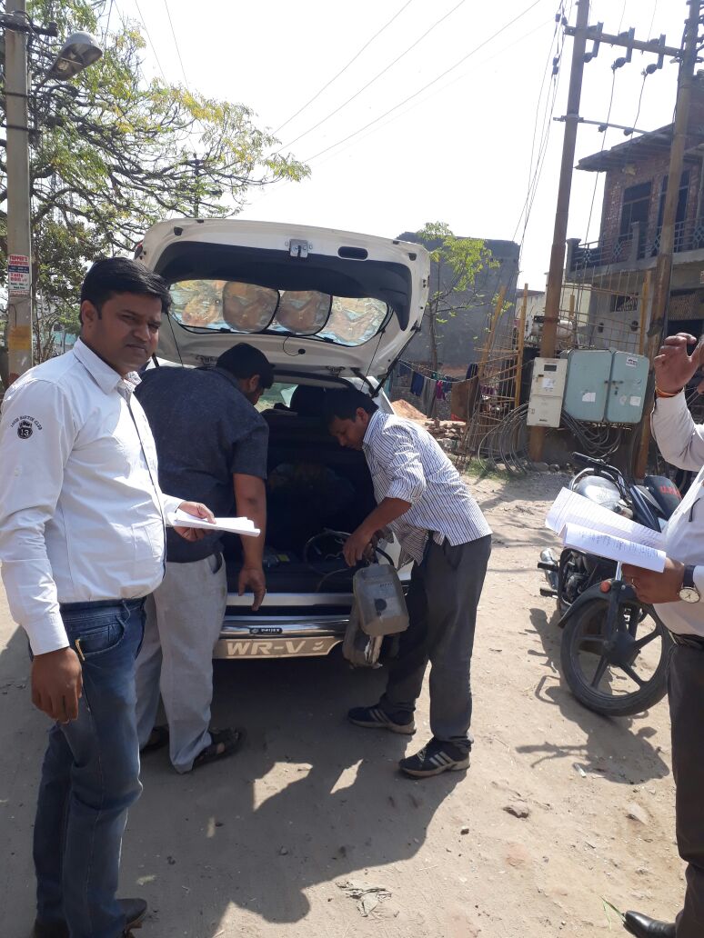 UppclNishant's tweet photo. Disconnection drive on full swing with CE Ghaziabad-2 @Chiefengineer59 , SE BSR+1 @1_bsr  in bulandshahr district on Sunday as per instruction of MD PVVNL @MdPvvnl https://t.co/BSM8AITa4d