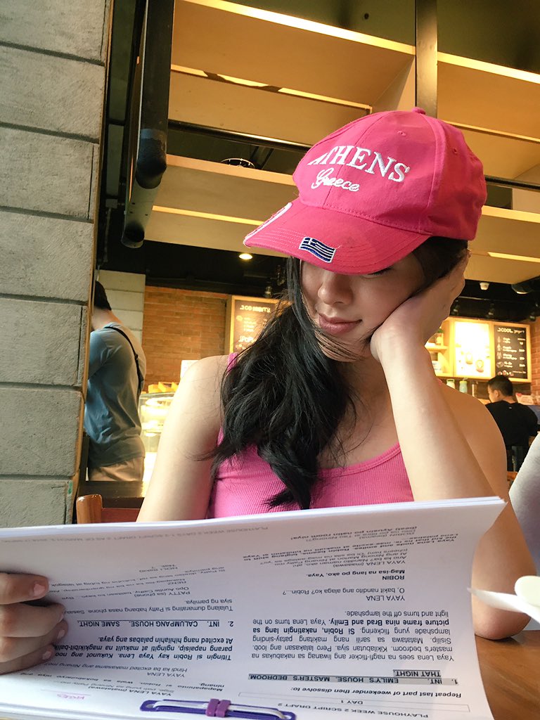 Hello Kissables thank you for making kisses trending on asap! Here is Kisses with her scripts ready for taping! We love and appreciate you all very much! God bless! 😘❤️💕💖💋#kissesdelavin