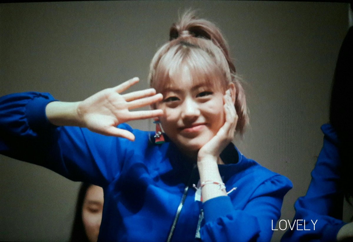 180304 화곡 팬사인회 프리뷰

#WekiMeki #위키미키 #루아 #김수경