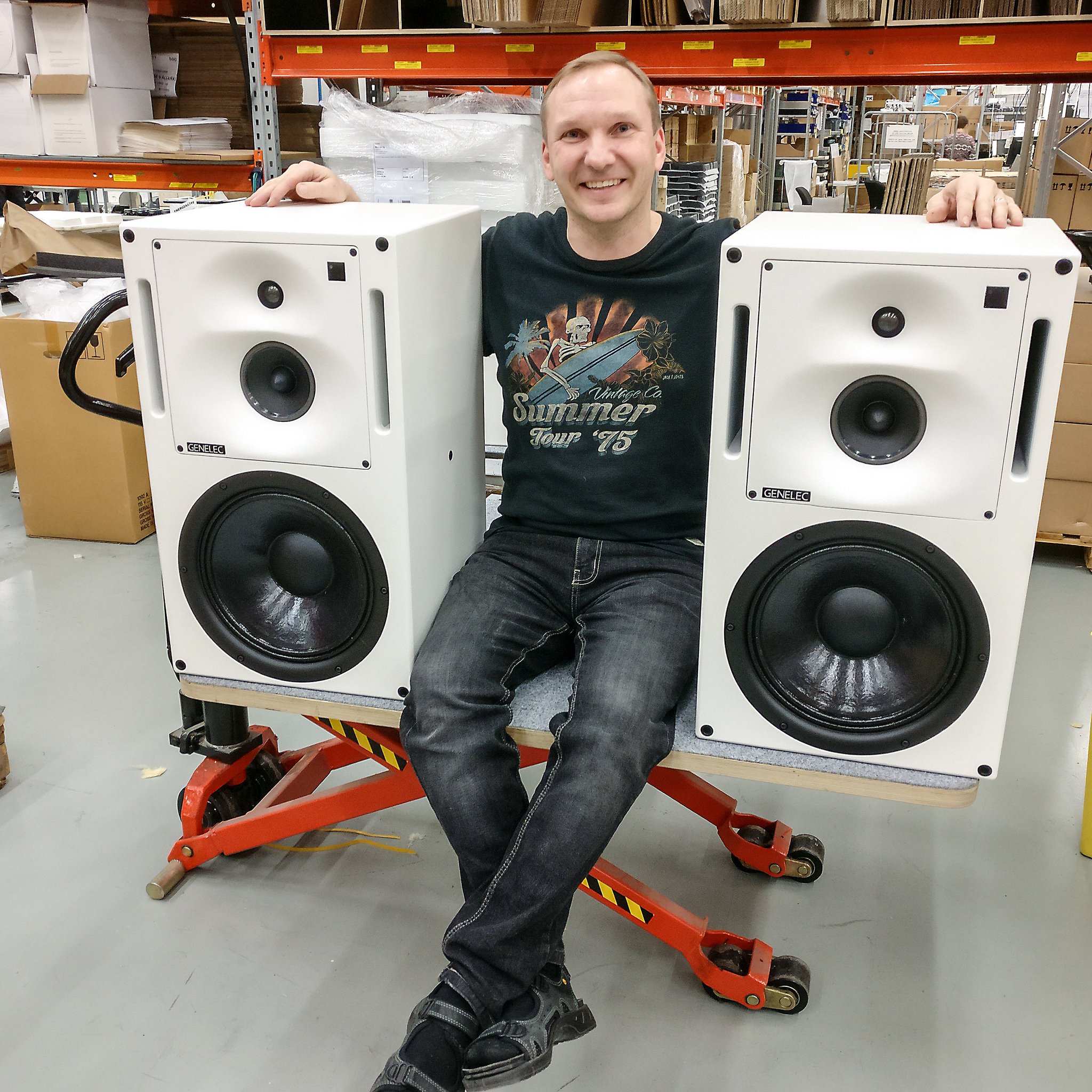 genelec center speaker