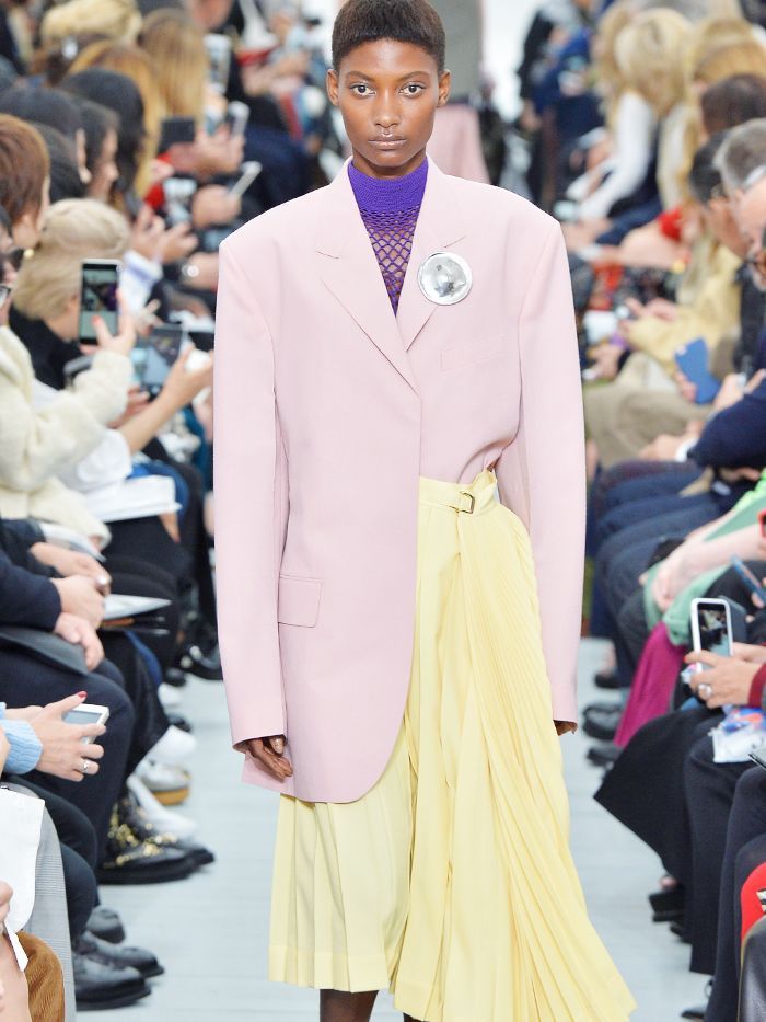 StyleCoaching's tweet photo. Spring/Summer 2018 Fashion Trends: The Key Looks You Need to Know: https://t.co/A5lqhinzqf #SS18 #fashiontrends #keylooks #fashionstylist #personalstylist #personalshopper #wardrobe https://t.co/y20ONqMDKs