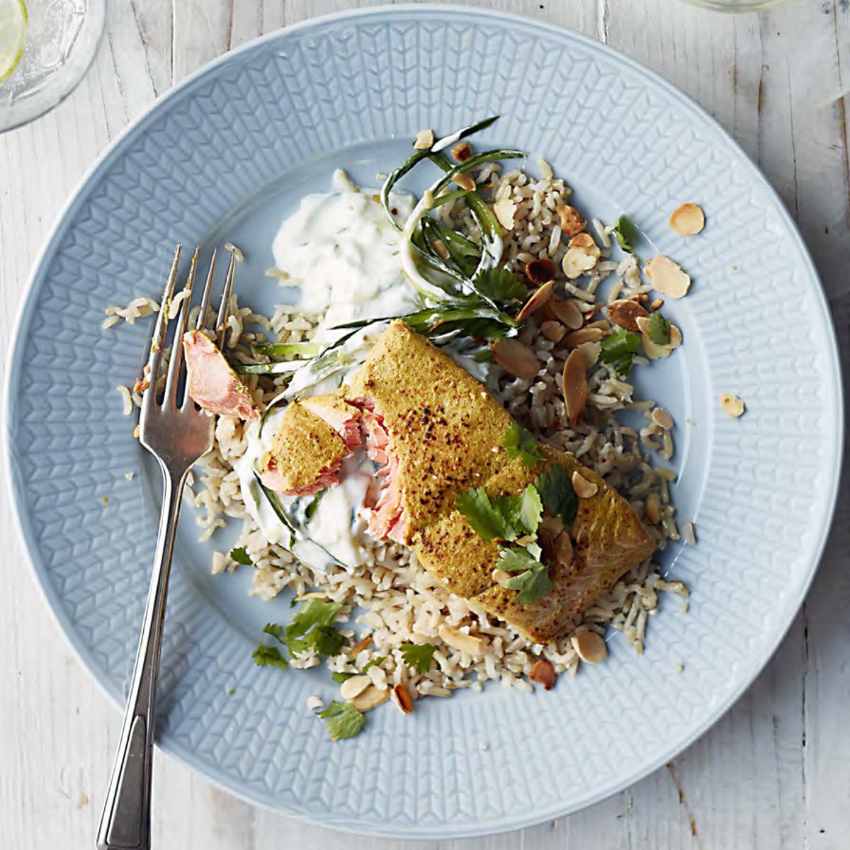 orionbooks's tweet photo. Just 1 week until #MothersDay! You've still got time to sort the perfect gift, and how about Davina's #KitchenFavourites? Delicious, no-fuss recipes to enjoy together from @ThisisDavina 💞 Grab a copy and #showyoucare 👉 https://t.co/uyurkdHm6C https://t.co/iihKFbzsw8