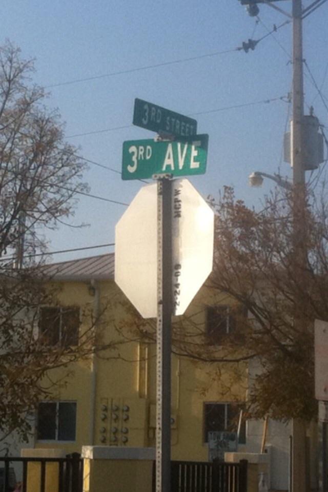 SeinfeldTopia's tweet photo. "Came across this intersection in Key West. Nexus of the universe?" https://t.co/FfiYwgZJq3 #Seinfeld https://t.co/zAEWHxCFfa