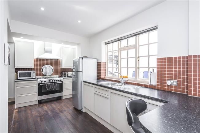 Hamptons Putney tweet media