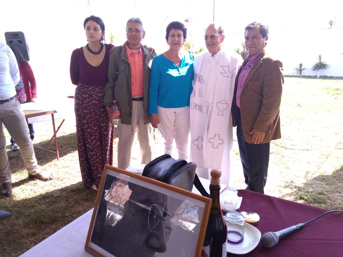CIzcalliMorena's tweet photo. Misa oficiada por el @padresolalinde en homenaje al doctor Venancio Queupumil Cabrera en Cuautitlán Izcalli a 2 años de su asesinato.

Con música de Violeta Parra y Víctor Jara, seguimos adelante a conquistar la paz y justicia social para todos! https://t.co/esKwfknUbx