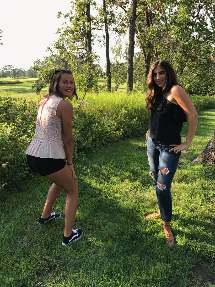 cmdiede's tweet photo. happy birthday to the craziest person I know @CoraAndersen 💗💗 thanks for always randomly showing up at my house and stealing my clothes😜 luv ya https://t.co/Fr6MWLDbpI