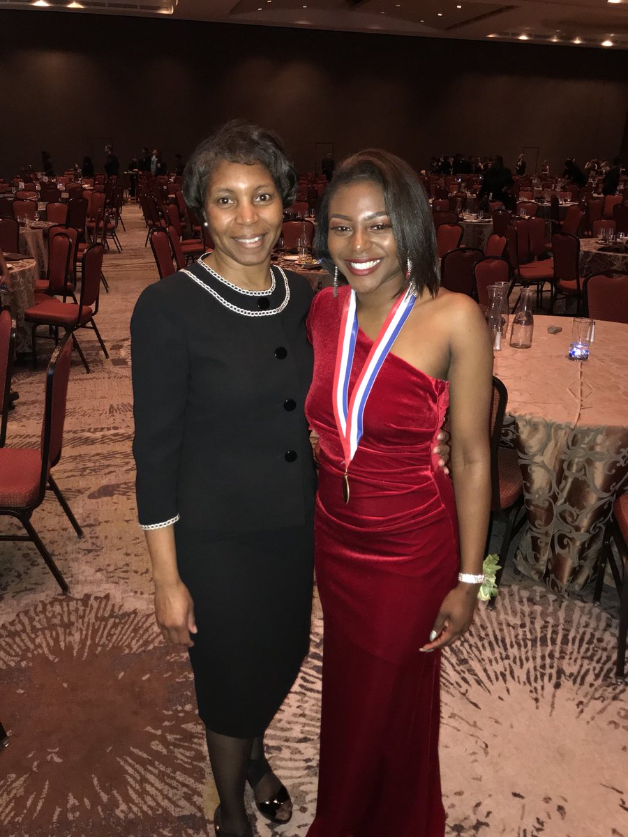 SCDECA_Kelli's tweet photo. An amazing night and a great way to end my presidency. South Carolina DECA, I will love you forever! And ATL, here we come🖤 https://t.co/zGnriiALEw