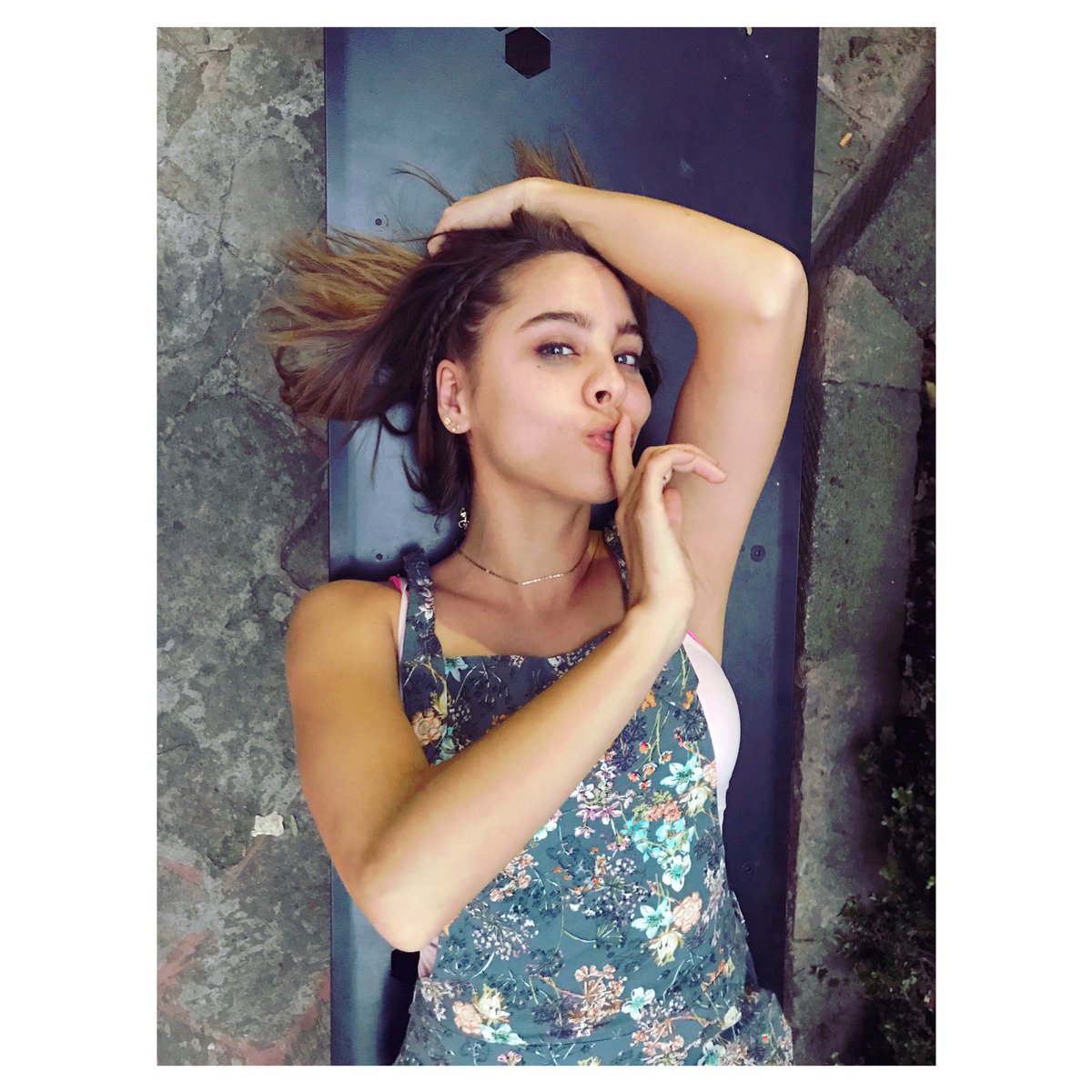 morettesperanza's tweet photo. Shhhh! No digas nada, guarda el secreto...
#esperanzamorett #actress #actrizmexicana #model #lovemylife #lovemyjob #lavidaesunviaje #voyavolardijoelgusanotodosserieronmenoslamariposa #EnMisSueñosTuyYo #MePongoRebelde #coyoacaneando 📸#erickguevara https://t.co/MGts8HqHwG
