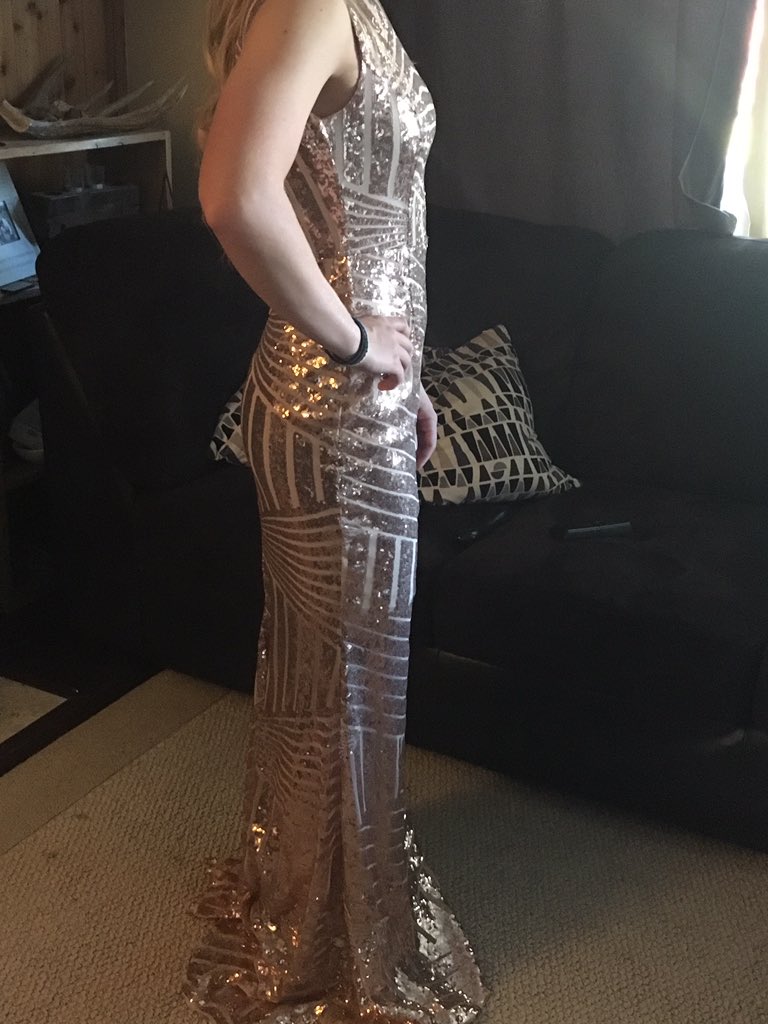 jenna_sisson's tweet photo. Selling!! Size x-small (backless) $70 and size small solid gold for $85 DM me if interested😊 https://t.co/tAwPP7JNlv