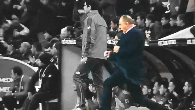 Rivriv9's tweet photo. Günaydin Büyük Galatasaray ailesi #galatasaray #SenŞampiyonOlacaksın https://t.co/qjkXeFFtfF
