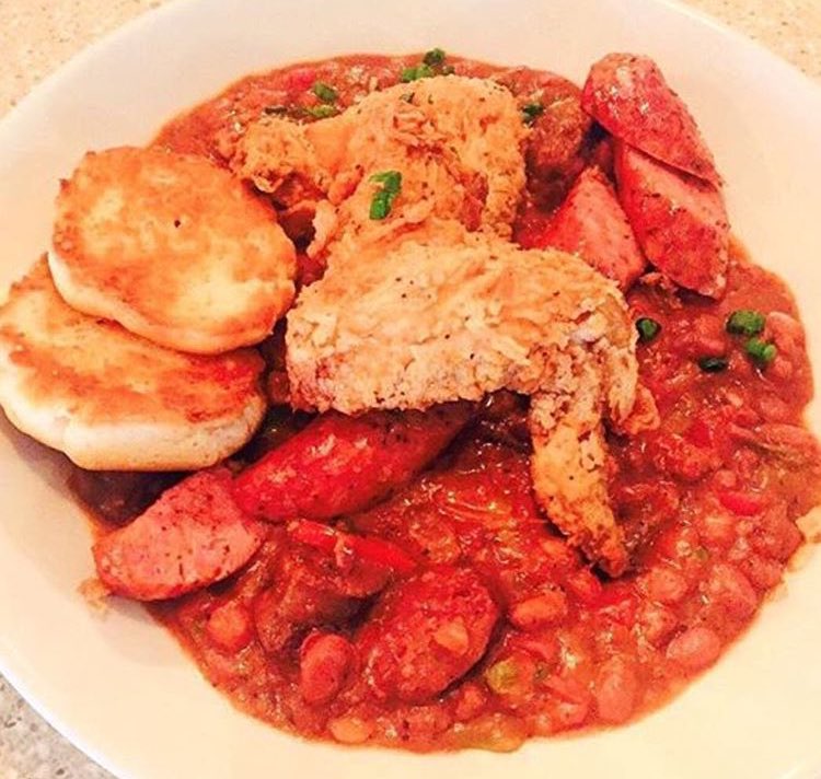 ThePdxPress's tweet photo. Sweet Jam red beans and rice with southern fried wings and andouille sausage 😊🍴👍 #southernfoodpdx #sweetjam https://t.co/Qbdaa72KEq