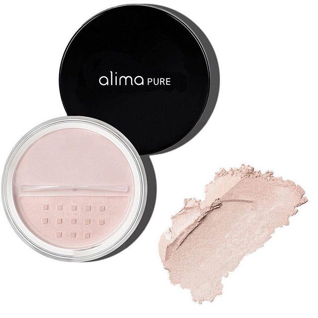 Highlighters add a subtle and natural glow to the face. Apply it to the cheekbones and forehead and see your complexion glow✨✨ All highlighters, bronzers and eyeshadows now on discount for a limited time. Get yours at link in bio 👆🏼
#alimapure #highl… ift.tt/2FcCRIl