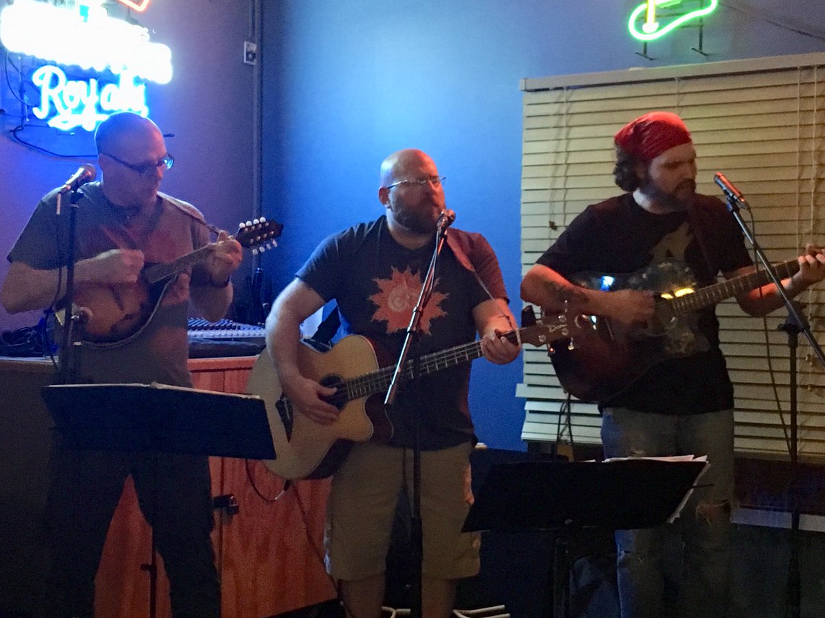 Thank you Tailgaiters of #Topeka for hosting a fun night for a good cause. We enjoyed playing for you! #bluegrass #altcountry #acoustic #GoTopeka