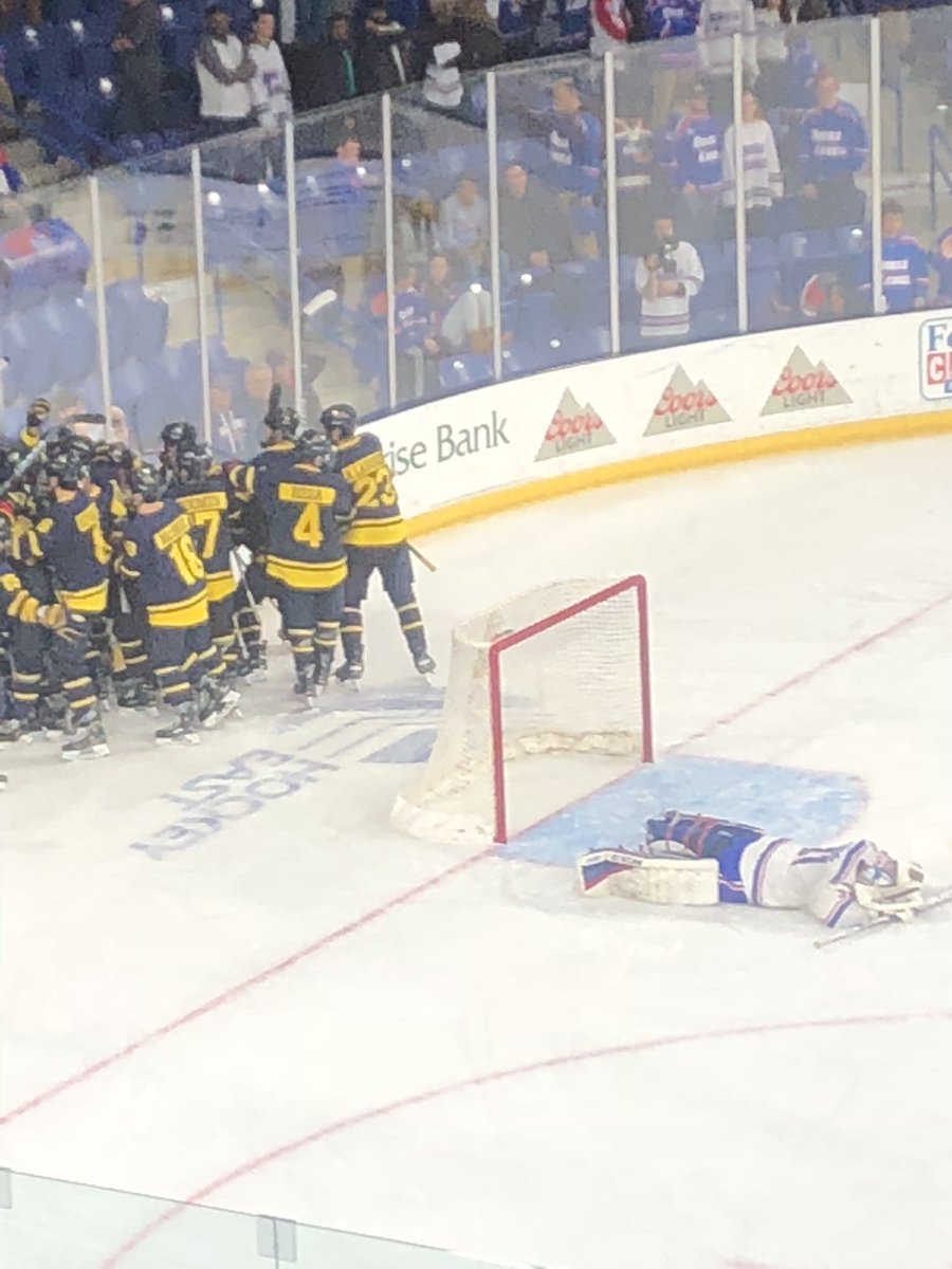 Merrimack_MIH's tweet photo. Tell us a better feeling than this! We'll wait. 

#GoMack https://t.co/oDQhzpMZAu